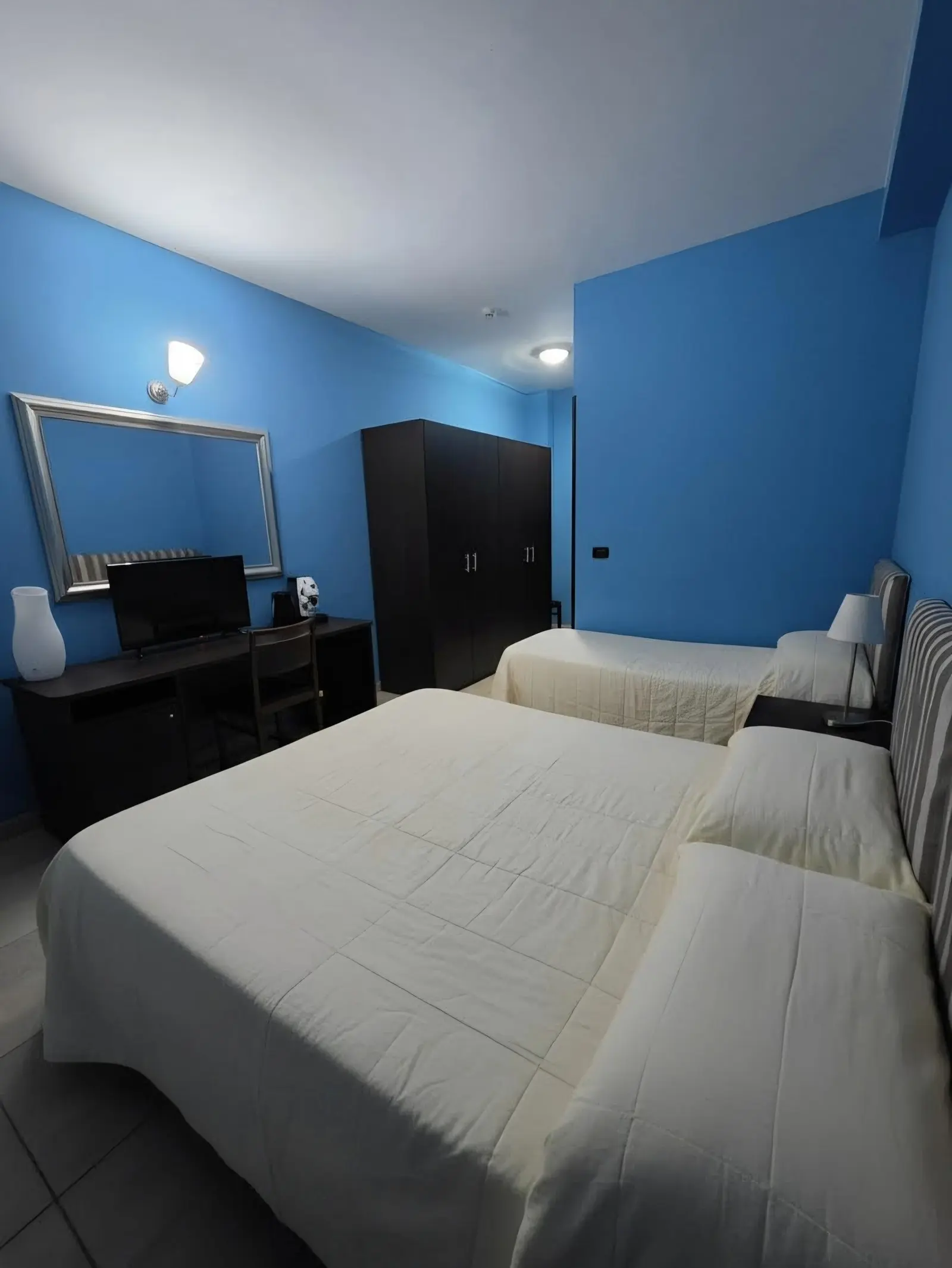 Camera B&B