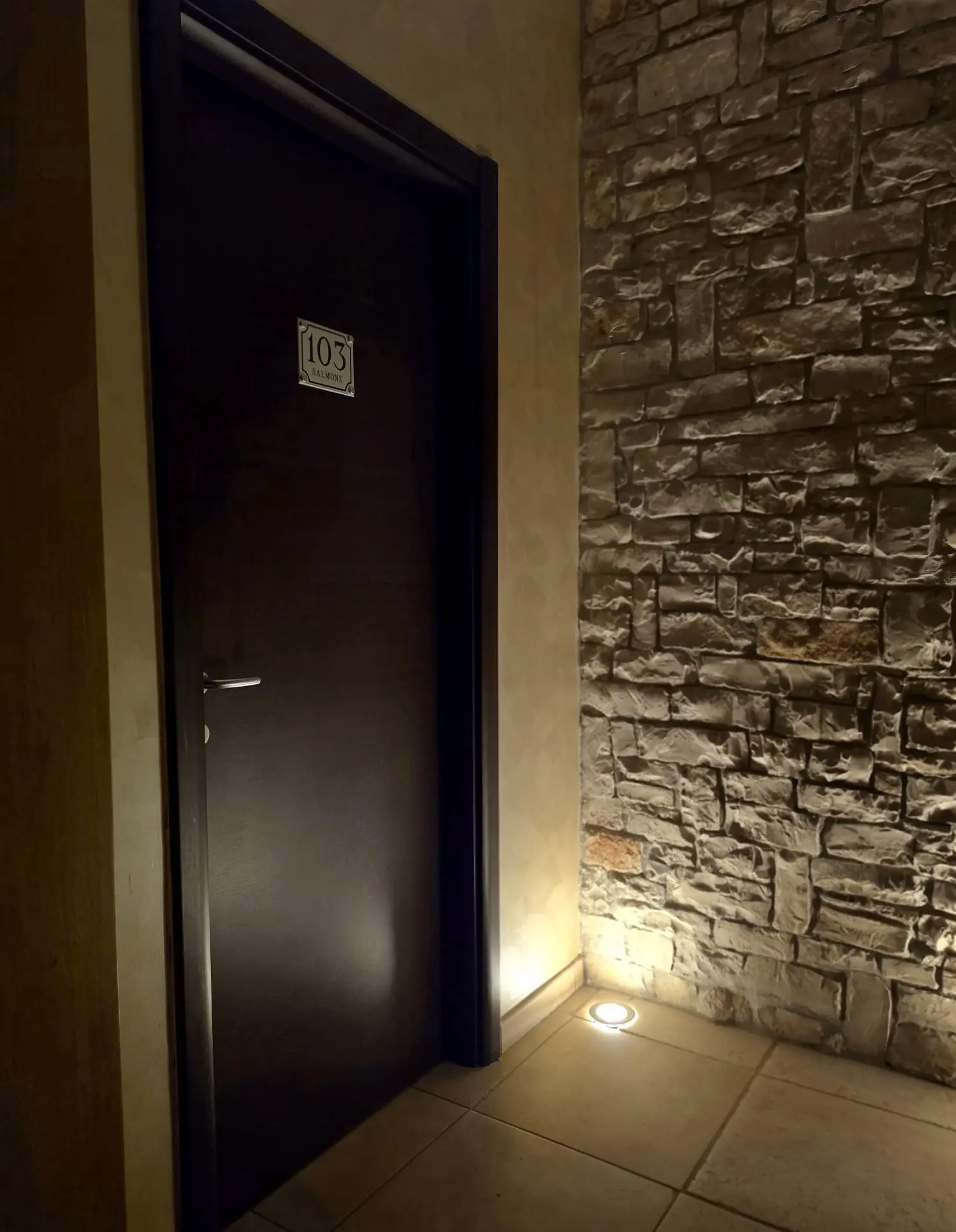 Porta della Camera n103 B&B
